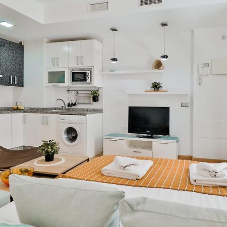 C47 - Cosy Aapartment With Parking Малага Экстерьер фото