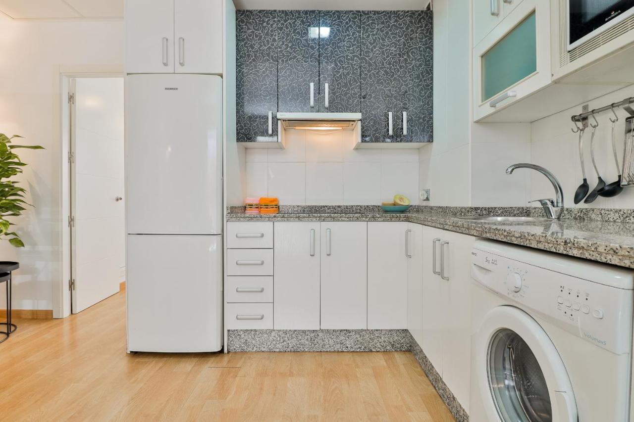 C47 - Cosy Aapartment With Parking Малага Экстерьер фото