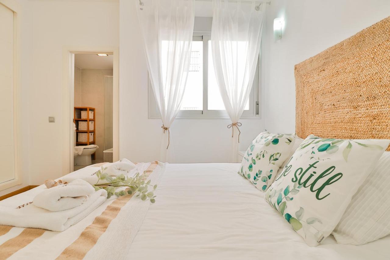 C47 - Cosy Aapartment With Parking Малага Экстерьер фото