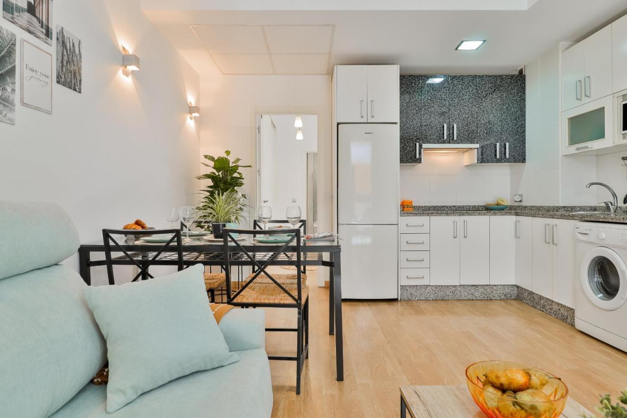C47 - Cosy Aapartment With Parking Малага Экстерьер фото